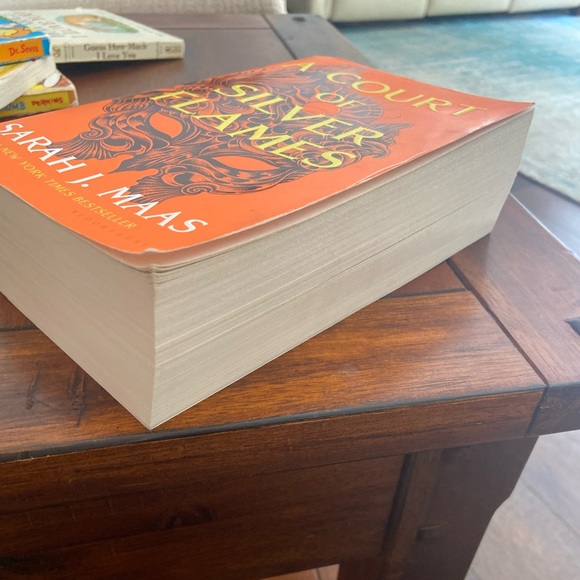 A court of silver flames - Picture 3 of 3